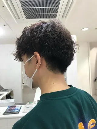 パーマ メンズ miku🌿‬ メンズバレイヤージュのヘアスタイル
