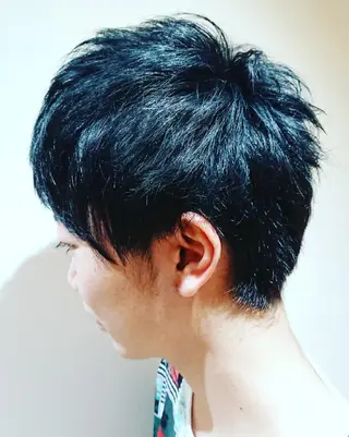 カラー メンズ ブリーチ/ヘアケア/ 艶髪/イギチハルのヘアスタイル