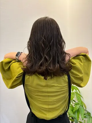 カラー ツノガイ エリのヘアスタイル