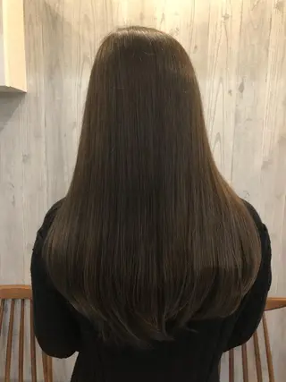 ロング カラー あだち ゆかのヘアスタイル