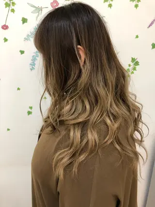 ロング カラー 三鷹で1番ショート ボブをカットする新谷のヘアスタイル