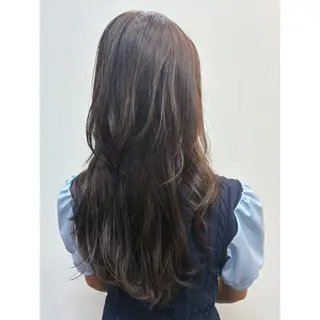 ロング パーマ 🪞Kana｜透明感 カラー × 髪質改善のヘアスタイル