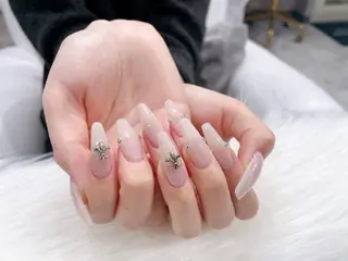 ネイル リスブラン AYUMI 🍎のネイルデザイン