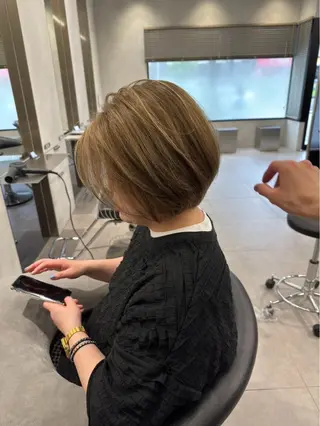 ショート カラー 上村 将人のヘアスタイル