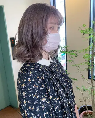 ミディアム カラー 羽エクステ🩷 🤍まき🤍のマツエク・マツパデザイン