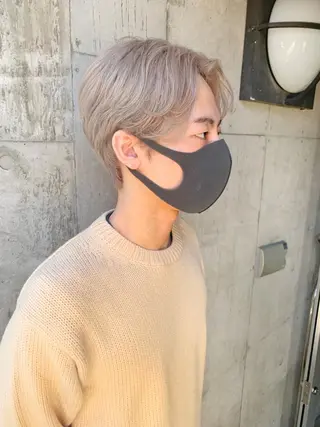 ショート メンズ ミルクティーベージュ ブリーチ 店長 清水のヘアスタイル