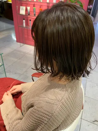ミディアム yaya✂︎ 美髪/艶カラーのヘアスタイル