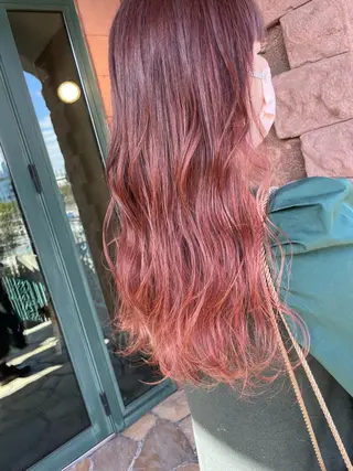 ロング カラー 岡村 莉穂のヘアスタイル
