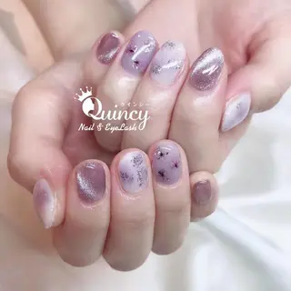 ネイル Quincy ネイル&アイラッシュのマツエク・マツパデザイン