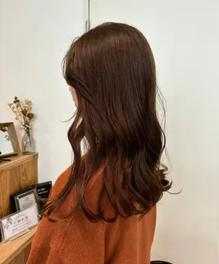 ロング カラー 室谷 ゆりあのヘアスタイル