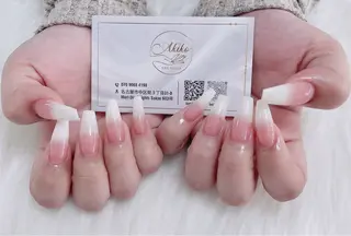 ネイル AKIKO ネイルサロンのネイルデザイン
