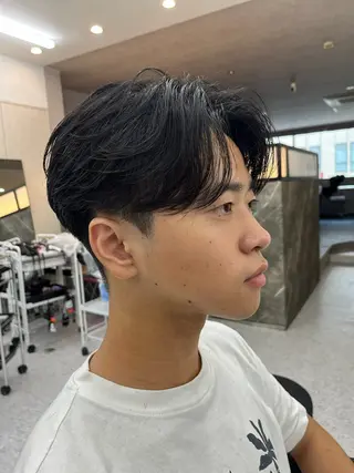 ショート パーマ メンズ 小島 希星のヘアスタイル