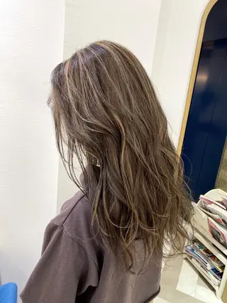 セミロング レイヤーカット /透明感カラー西田のヘアスタイル