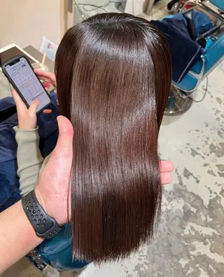 セミロング カラー 必ず笑顔で帰っていた だきます！安田祐貴のヘアスタイル