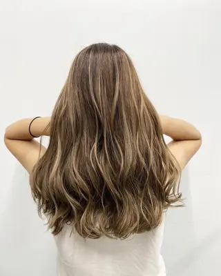 セミロング カラー 【公式】amble luxe池袋東口🩷のヘアスタイル