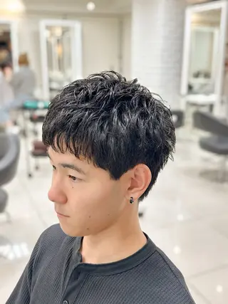 ショート パーマ メンズ フェザーパーマ職人 🪶ryosukeのヘアスタイル