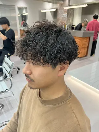 ショート パーマ メンズ ⚡メンズパーマフ ェードカットTomyのヘアスタイル