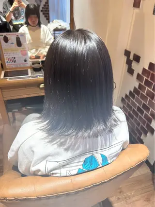 ミディアム 西村 雪菜のヘアスタイル