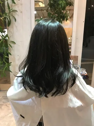 セミロング カラー 長尾 桃佳のヘアスタイル