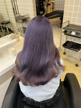 セミロング 寒色/ベージュヘア ブリーチありMiOのヘアスタイル