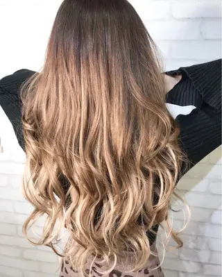 ミディアム 🦄コグレケンタピ ンクカラー🎨パーマのヘアスタイル