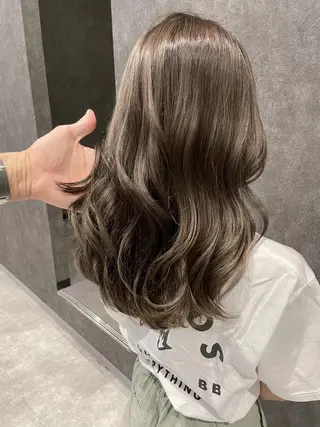 セミロング _WHITE+ 南海難波店のヘアスタイル