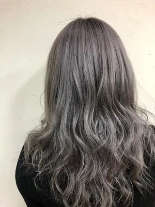 カラー ダブルスキルエクステ /羽エクステ白石宇由のヘアスタイル