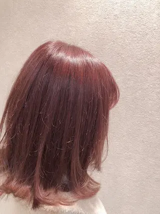 ミディアム カラー 榧木 萌香のヘアスタイル