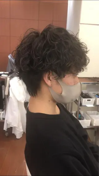 ショート パーマ メンズ 波巻きスパイラル 河原崎　基のヘアスタイル