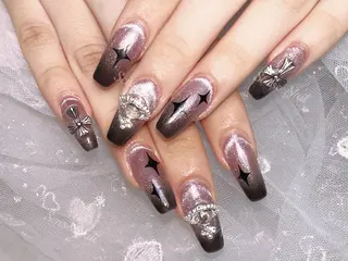 ネイル Queening 🦋のネイルデザイン