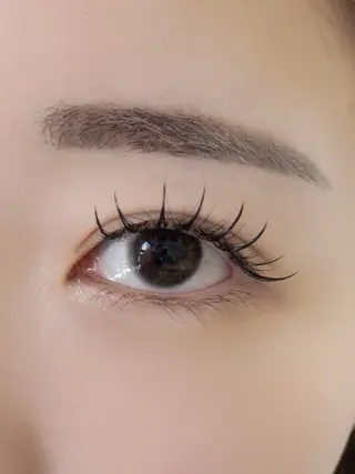 マツエク・マツパ まつげパーマ／眉毛 H e l l aのマツエク・マツパデザイン