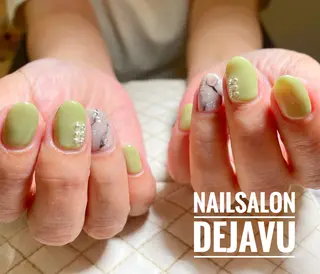 ネイル Nail salon Dejavu 🌿のネイルデザイン