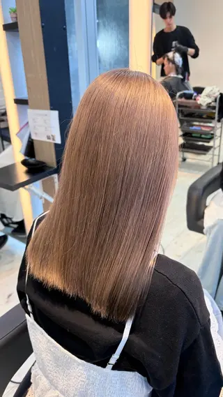 ミディアム カラー ブリーチ/髪質改善/ ハイトーン/暖色のヘアスタイル