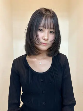 ミディアム カラー RiLU所属・小倉 明莉のヘアスタイル