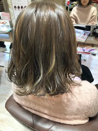 ミディアム カラー cherir髪質改善 パーソナルカラー診断のヘアスタイル
