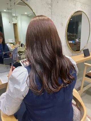 ロング fumi🪞血色感 アップ艶カラーのヘアスタイル