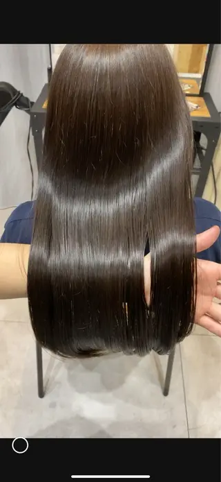 ロング こはる.⋆𝜗𝜚／ 谷町／透明感カラーのヘアスタイル
