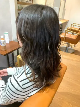 ロング 秋野 遥のヘアスタイル