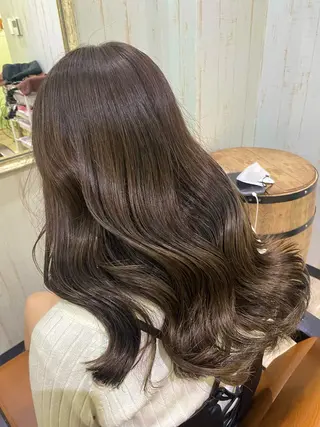 ロング カラー 桑原 由理のヘアスタイル