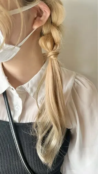 カラー 壁 菜乃葉のヘアスタイル