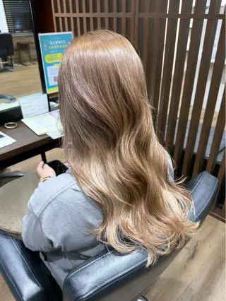 ロング カラー 石井 陽海のヘアスタイル
