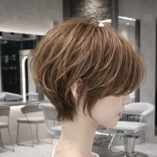 ショート カラー 《髪質改善✖️レイヤ ー🩶》ナオヤのヘアスタイル