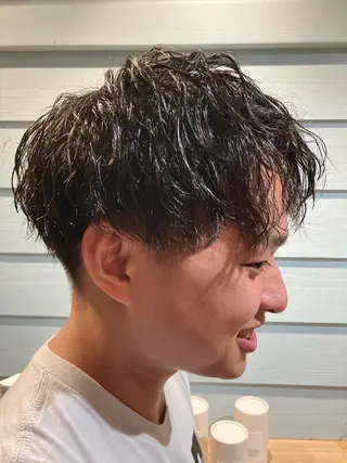 ショート パーマ メンズ 内村 純也のヘアスタイル