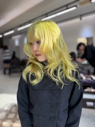 セミロング カラー 天神大名/ブリーチ 鶴岡和幸/ハイトーンのヘアスタイル