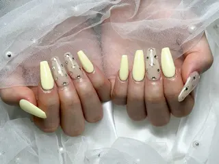 ネイル Roi〈ロワ〉 Minakoのネイルデザイン