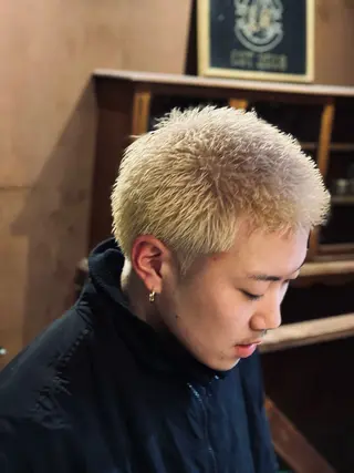 ショート カラー 中居 優弥のヘアスタイル