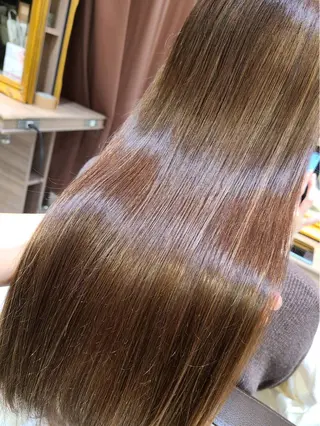 ロング ハイトーン特化 川井優汰のヘアスタイル