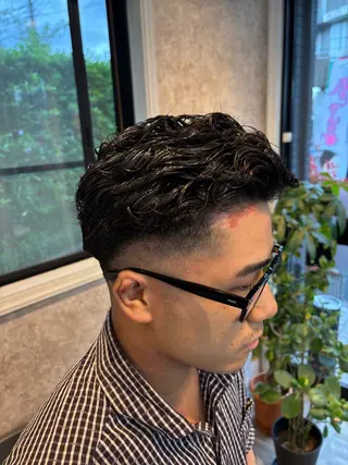 ミディアム シュウ 後藤のヘアスタイル