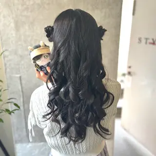 ロング ヘアアレンジ ヘアメ🎀推しカラー 🥣横浜/しほ🧸のヘアスタイル
