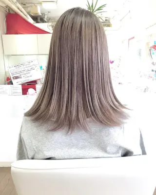 ミディアム カラー GLAD 萩原のヘアスタイル